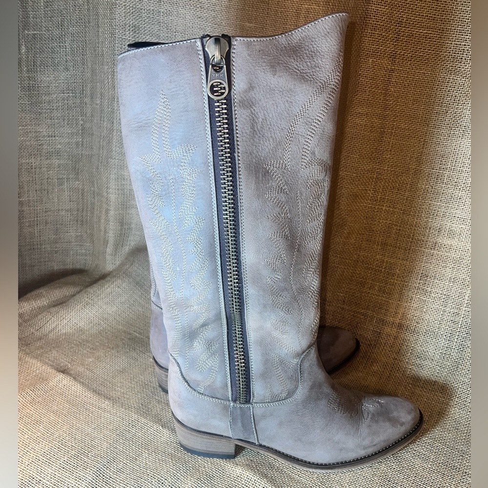 Steve Madden Graced Western Light Gray leather heeled  Boots